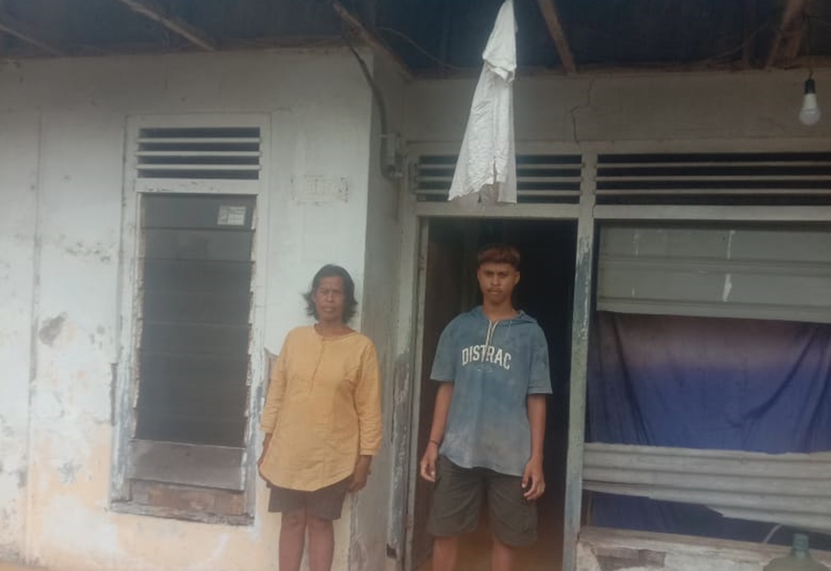 NGERIIII...! Ibu di Kuningan Hidup Bersama Anak Disabilitas, Makan Hanya dari Belas Kasihan Tetangga!